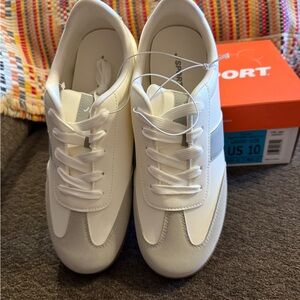 New J Sport White & Gray ladies Sneakers lightweight memory form insole size 10